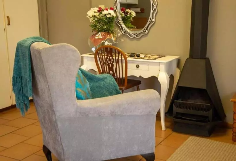 バスルーム共同エコノミー4人部屋, Lincoln Cottages Bnb & Self Catering