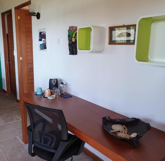 디럭스 방갈로, Palmetto Lodge