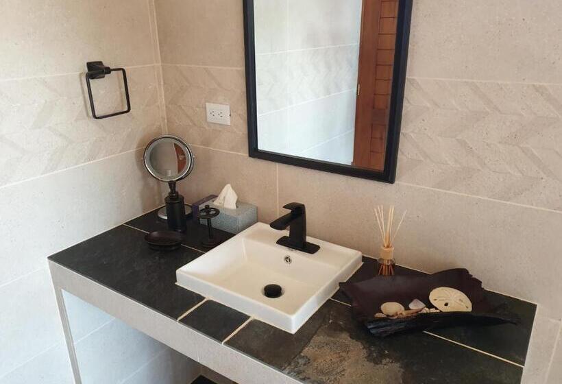 디럭스 방갈로, Palmetto Lodge