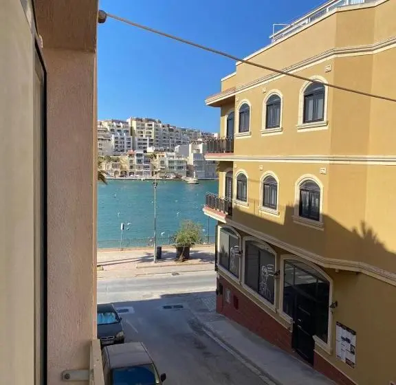 اتاق استاندارد با چشم‌انداز دریا, Seafront Akwador