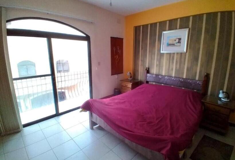 اتاق استاندارد با بالکن و چشمانداز دریا, Seafront Akwador