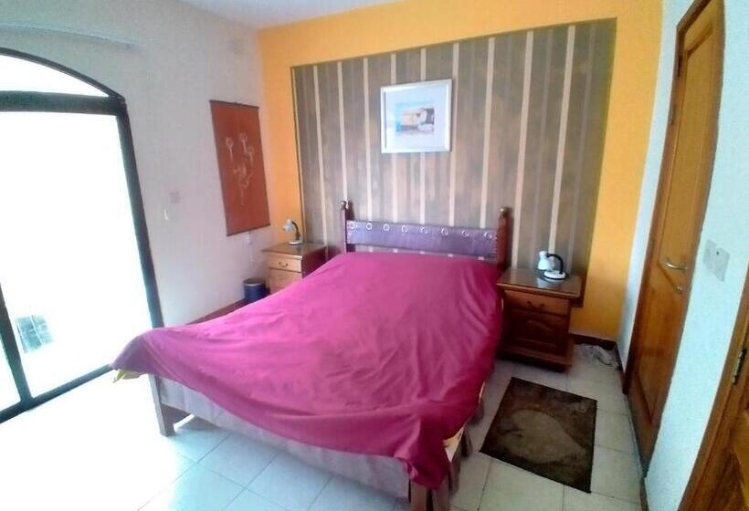 اتاق استاندارد با بالکن و چشمانداز دریا, Seafront Akwador