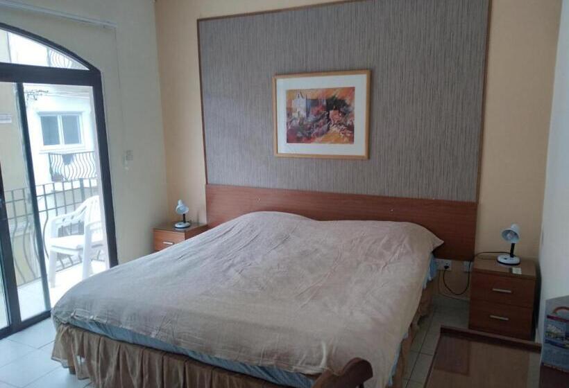 اتاق استاندارد با بالکن و چشمانداز دریا, Seafront Akwador