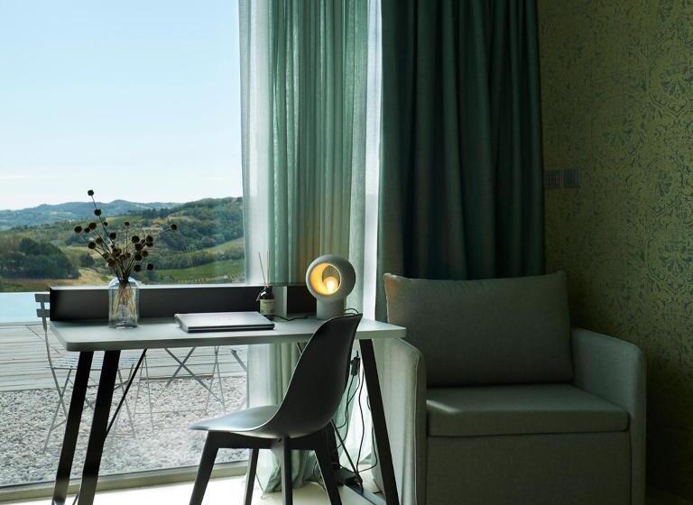 デラックスルーム, Pecoranera