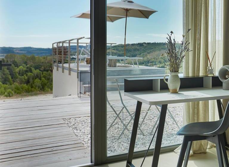 デラックスルーム, Pecoranera