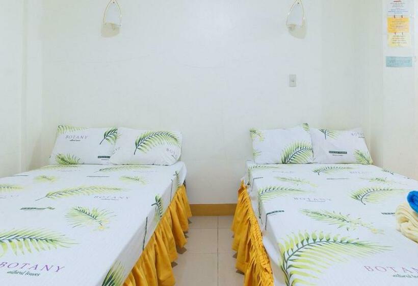 חדר סטנדרט לשלושה, Golden Success Hotel Ii By Reddoorz