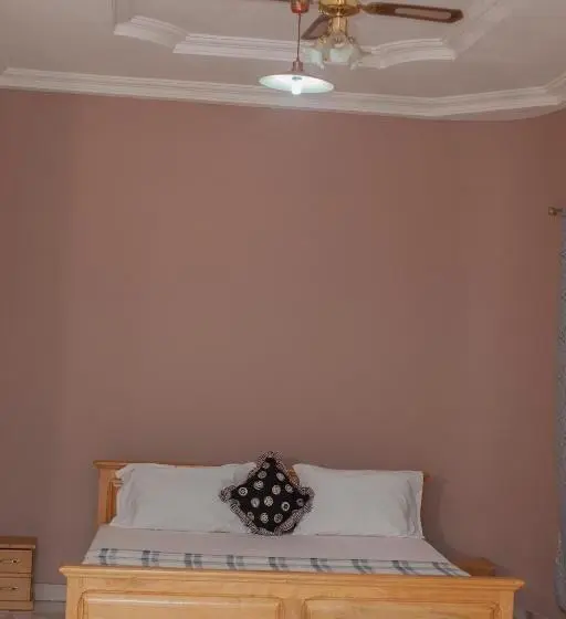 اتاق لوکس, Patayo Lodge