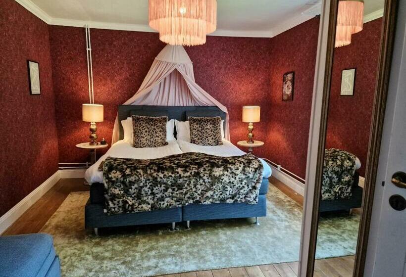 Номер Стандарт, Alstrums Gård