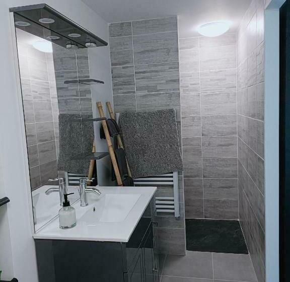 غرفة قياسية, Mas Mistral