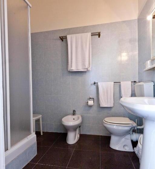 Camera Quadrupla Standard, B&b Medinaples