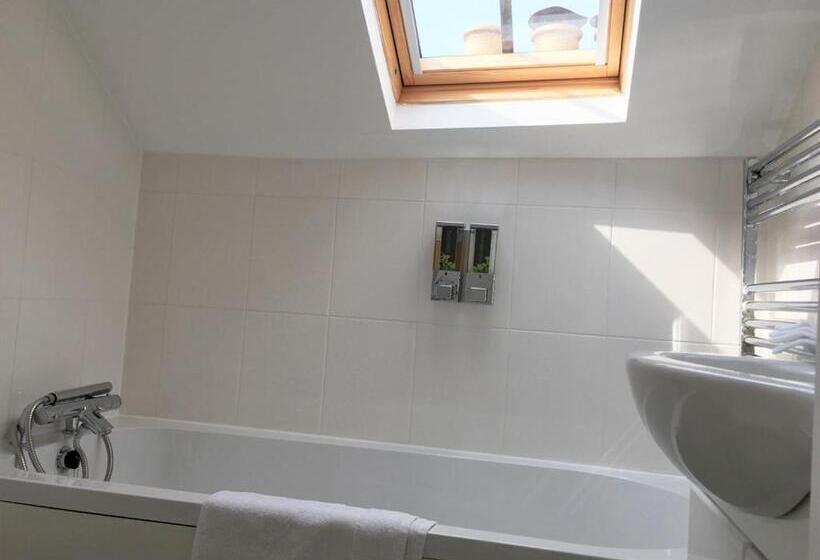 اتاق استاندارد, Alba House