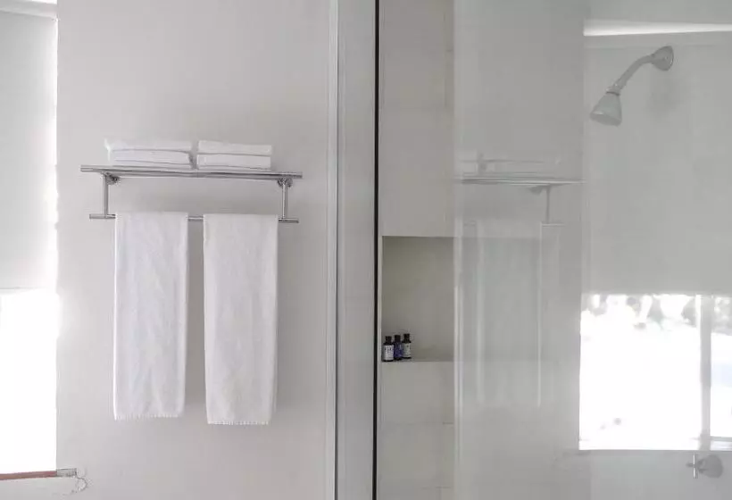 Suite King Bed