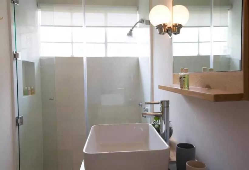 Economy Room