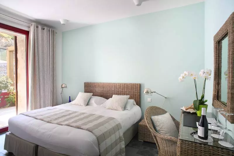 Standard Room, Domaine Riberach   Restaurant étoilé   Spa   Piscine Naturelle   Vignoble Bio