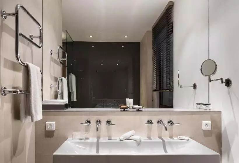 Junior Suite, Domaine Riberach   Restaurant étoilé   Spa   Piscine Naturelle   Vignoble Bio