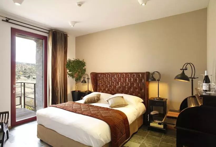 Standard Room, Domaine Riberach   Restaurant étoilé   Spa   Piscine Naturelle   Vignoble Bio