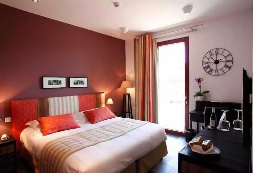 Standard Room, Domaine Riberach   Restaurant étoilé   Spa   Piscine Naturelle   Vignoble Bio