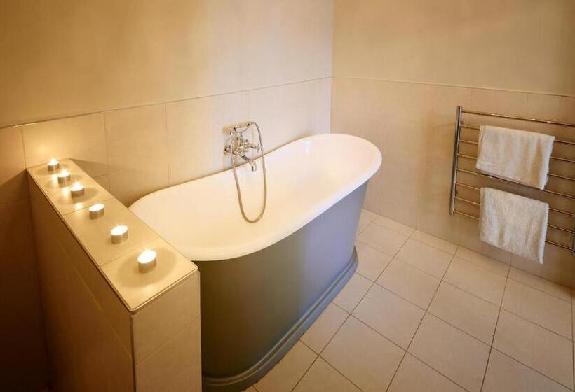 سوییت جونیور, Escape To Picton Boutique