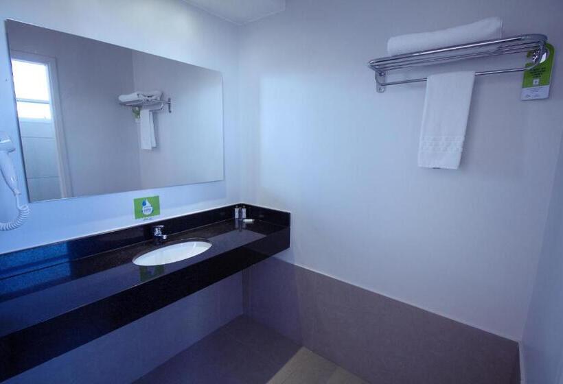 جناح ديلوكس, Fratele Business