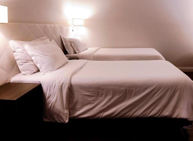 غرفة قياسية, Fratele Business