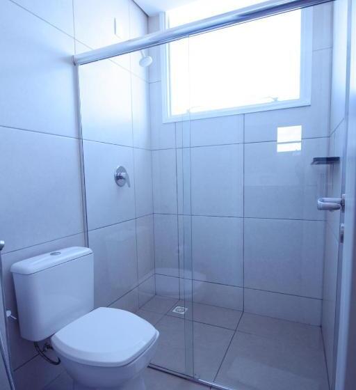 غرفة قياسية ثلاثية, Fratele Business