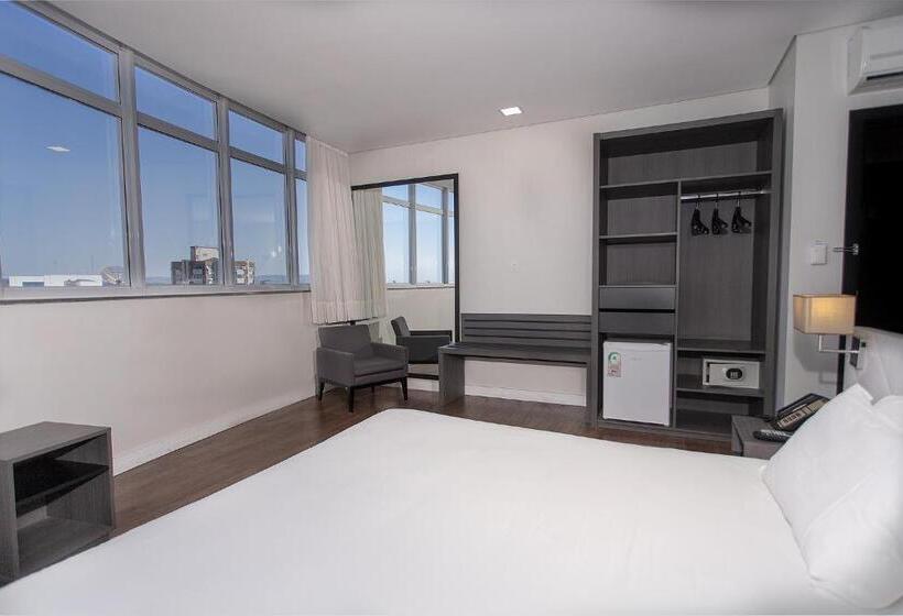 جناح ديلوكس, Fratele Business