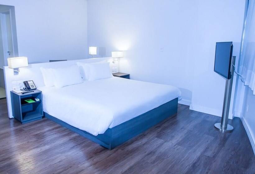 غرفة قياسية, Fratele Business