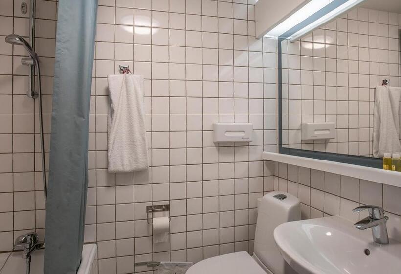 غرفة قياسية مطلّة علي البحر, Harbour Living By Jutlandia   Hostel Style