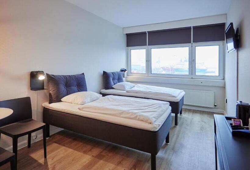 غرفة قياسية مطلّة علي البحر, Harbour Living By Jutlandia   Hostel Style