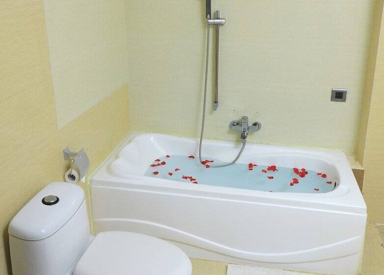 디럭스 룸, Jal Mahal Resort & Spa, Mysore