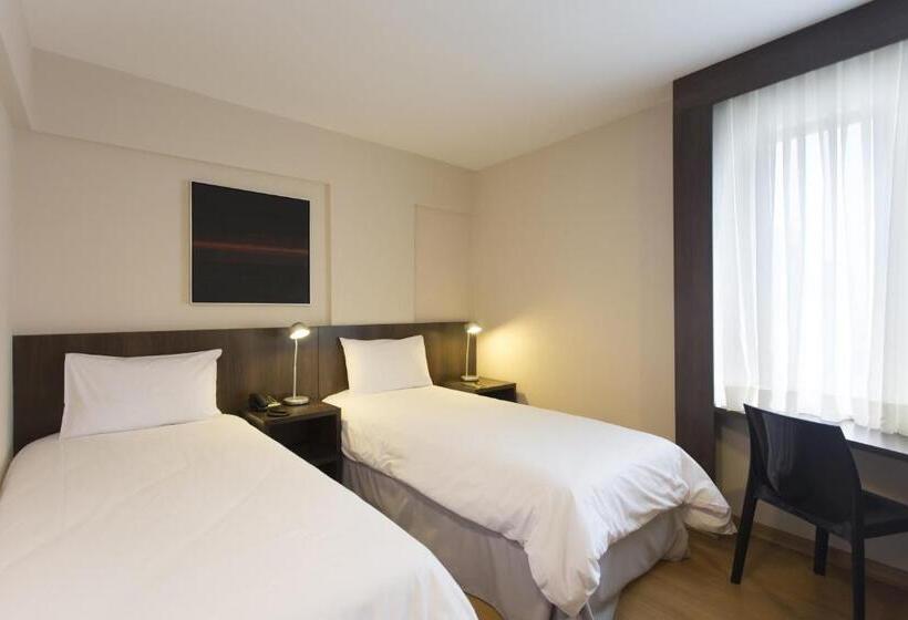 Quarto Estandar, Royal Design Savassi