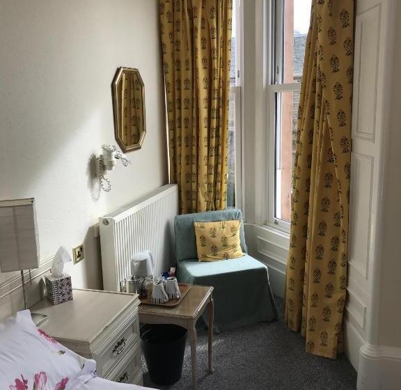 Четырехместный Номер Стандарт, Dorstan House