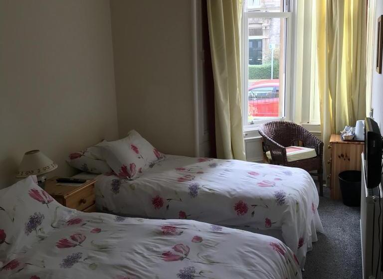 Четырехместный Номер Стандарт, Dorstan House