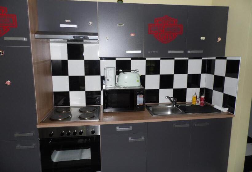 스탠다드 스튜디오, Western City