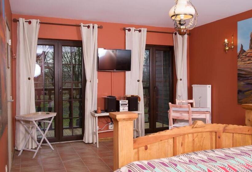 Номер Deluxe с Террасой, Western City