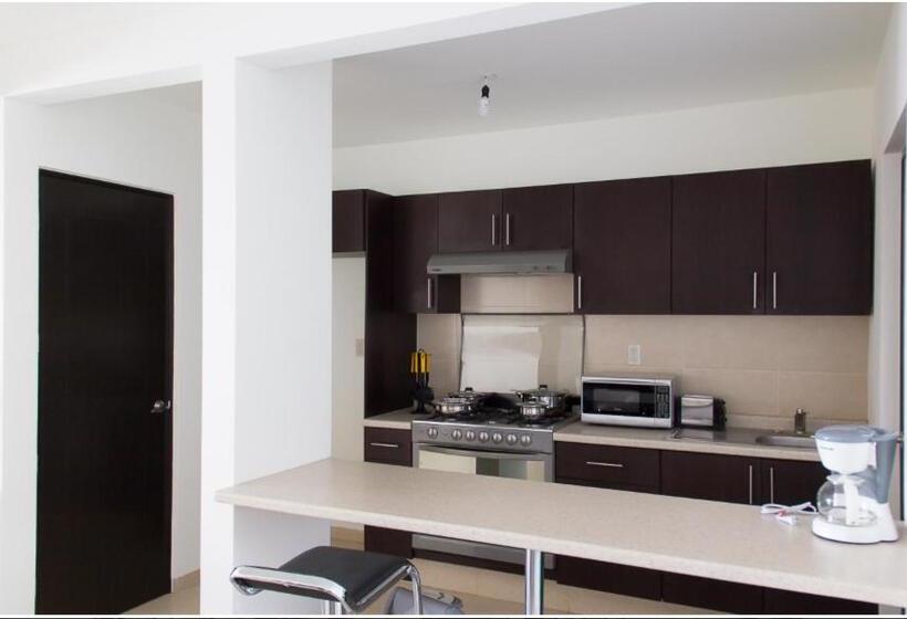 اتاق اجرایی سه نفره, Redwood Villas Zona Industrial San Luis Potosi