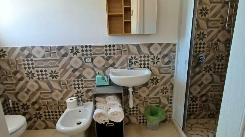 اتاق استاندارد چهار تخته, B&b Dimorangel