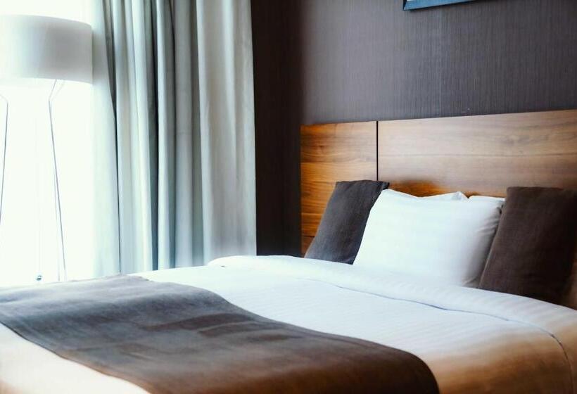 חדר דלוקס יחיד, Nour Al Thuria