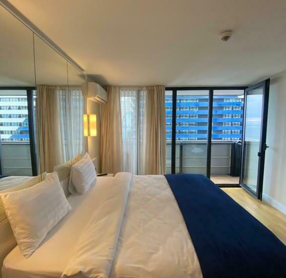 سوییت با چشم‌انداز دریا, Orbi Hotel Rooms