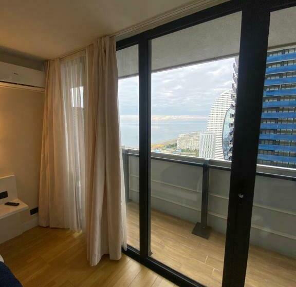 سوییت با چشم‌انداز دریا, Orbi Hotel Rooms