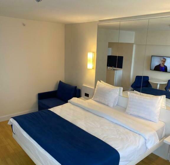 سوییت با چشم‌انداز دریا, Orbi Hotel Rooms