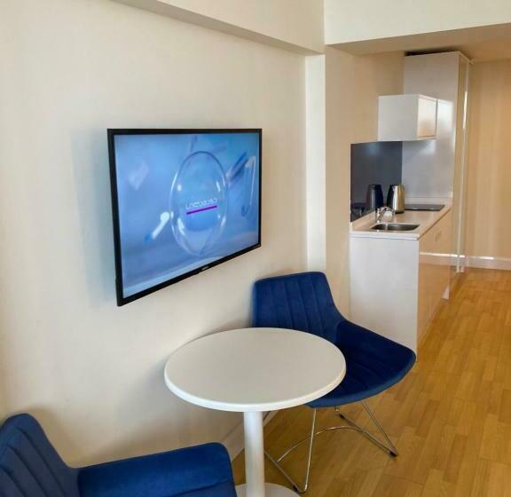 سوییت با چشم‌انداز دریا, Orbi Hotel Rooms