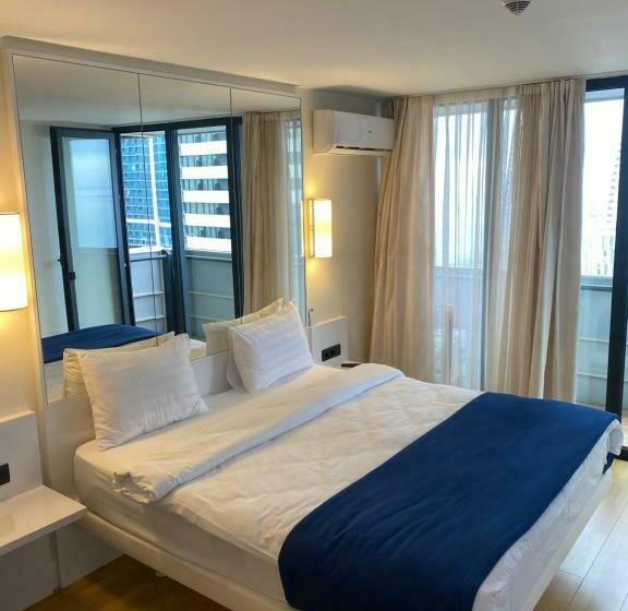 سوییت با چشم‌انداز دریا, Orbi Hotel Rooms