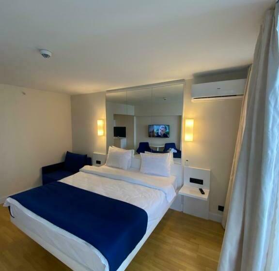 سوییت با چشم‌انداز دریا, Orbi Hotel Rooms