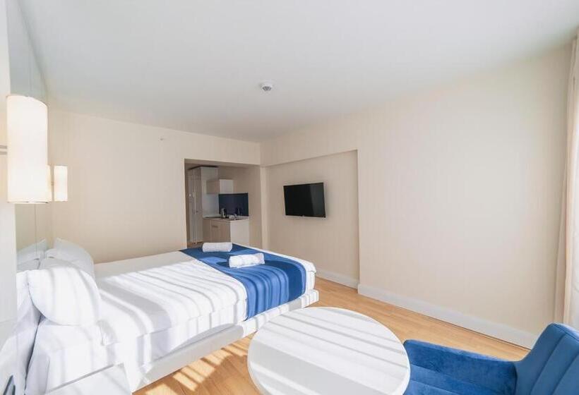 سوییت با چشم‌انداز دریا, Orbi Hotel Rooms