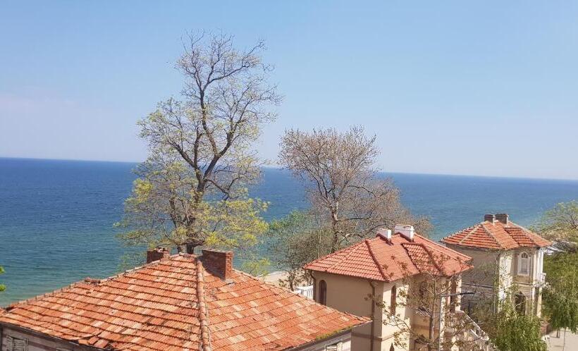 디럭스 룸 바다 전망, Mida