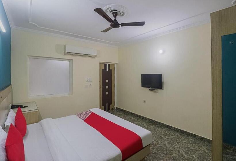 חדר סטנדרט, Capital O Hotel Crown Inn Near Appu Ghar