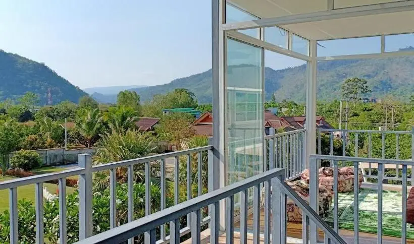 Talo 3 Makuuhuonetta, 1st House Of Happiness At Khao Yai 1 4 Bed Open 1 Bedroom For Each 2 Adults
