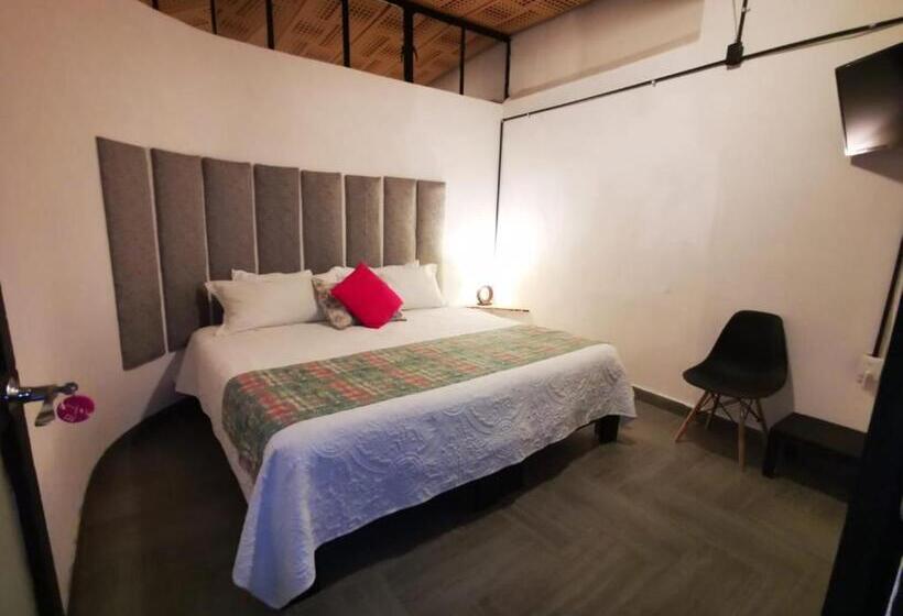 带大床的标准间, Punto 79