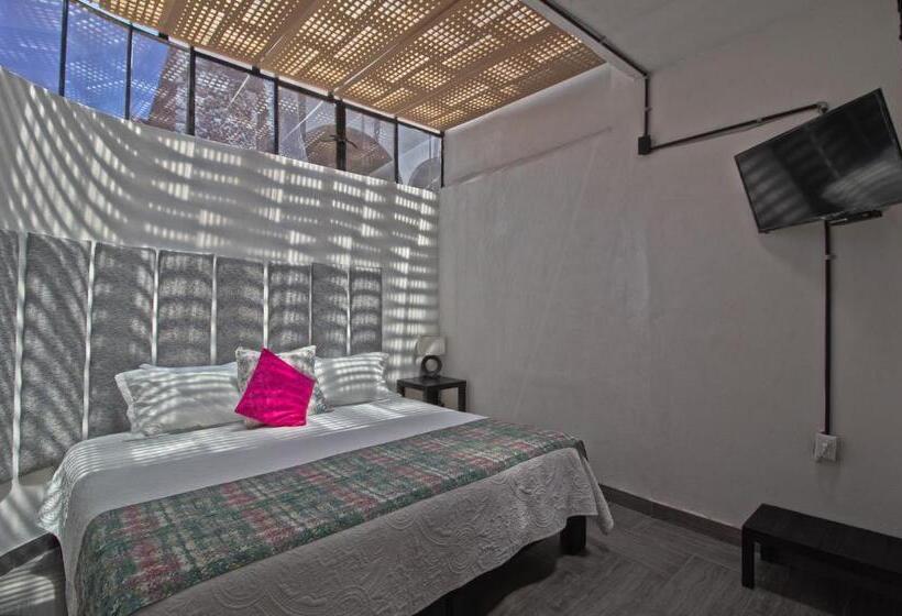 带大床的标准间, Punto 79